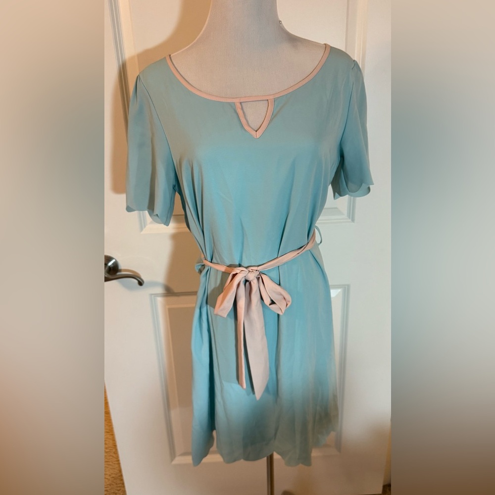 JM Clothing Co Scallop Edge Shift Dress w/ Tie